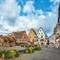 Charmante, kleurrijke dorpje Eguisheim, Frankrijk