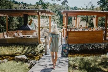 Chateau Ramšak - vineyard glamping resort