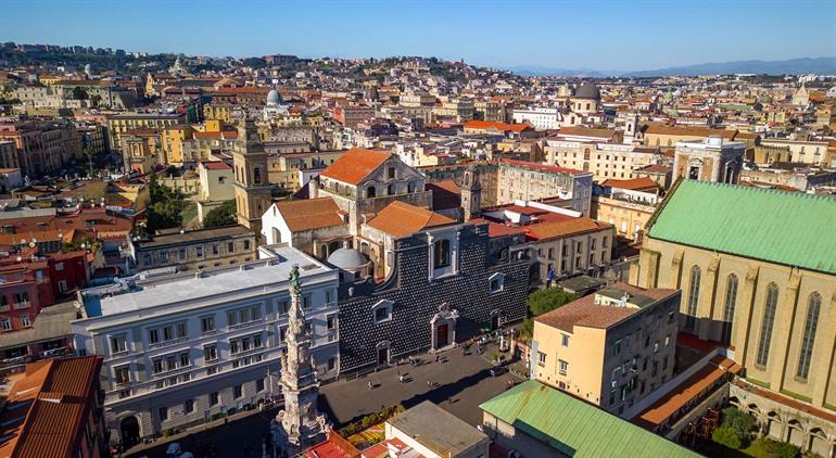 Chiesa del Gesù Nuovo bezoeken, Napels