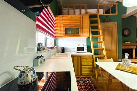 Cozy Elegance Above Korca, een appartement vlakbij de stad