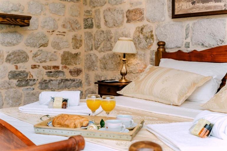 D & Sons Apartments boeken