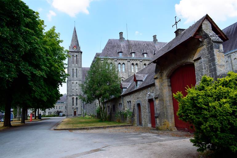 De abdij van Maredsous, Ardennen