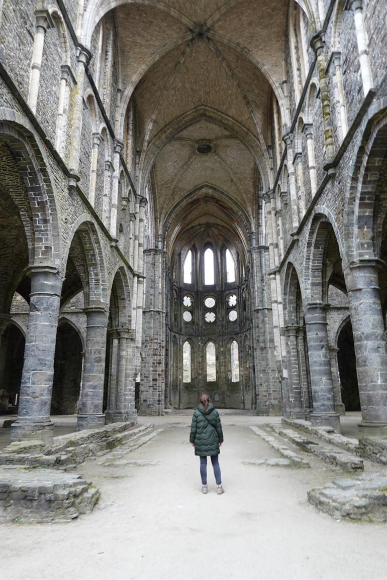 De abdijkerk van Abdij van Villers-la-Ville bezoeken