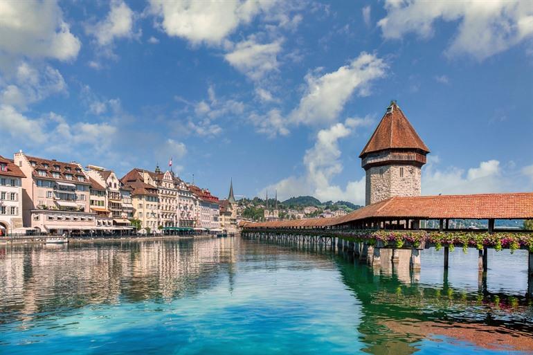 De bekende brug in Luzern