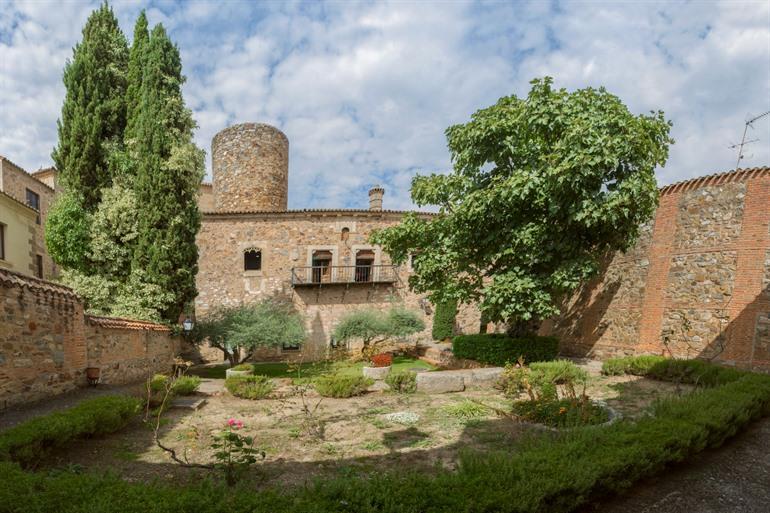 De binnentuin van Palacio de Carvajal