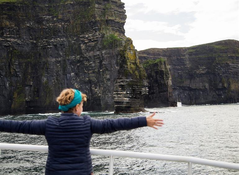  De Cliffs of Moher vanaf het water