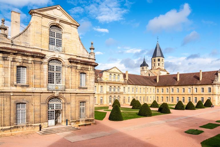 De invloedrijke Abdij van Cluny