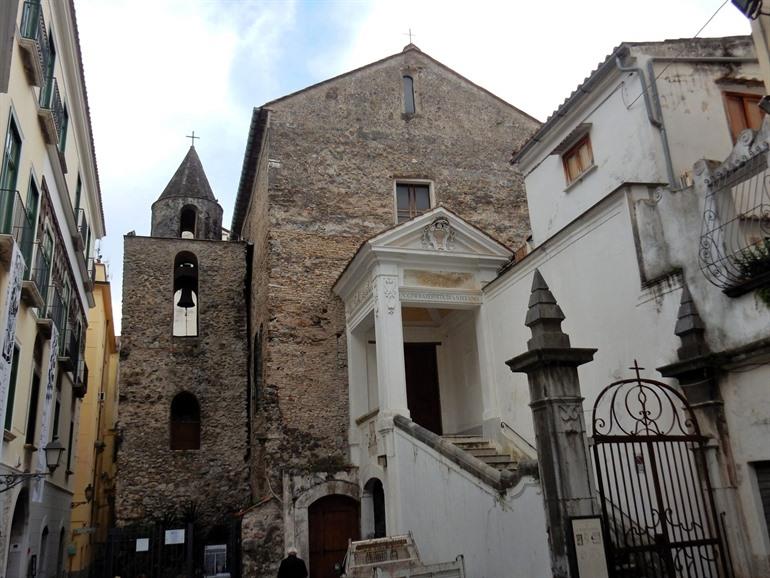 De kerk van San Pietro a Corte bezoeken in Salerno