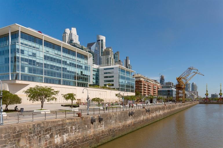 De moderne waterkant in Buenos Aires