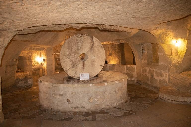 De oude persmolen Ipogeo Frantoio in Taranto