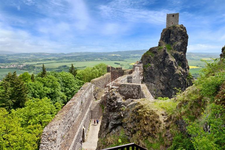De ruïnes van het kasteel van Trosky, Noord-Boheme, Tsjechië