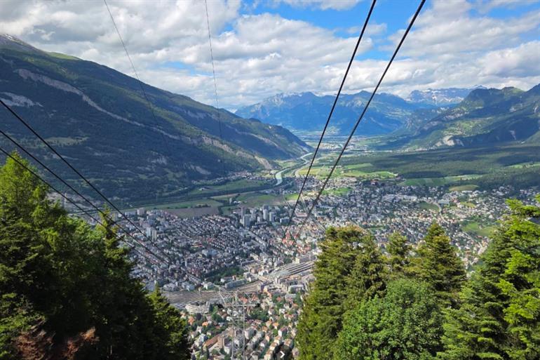 De Skilift nemen naar Brambrüesch