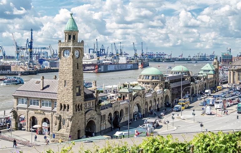 De St. Pauli pier in Hamburg