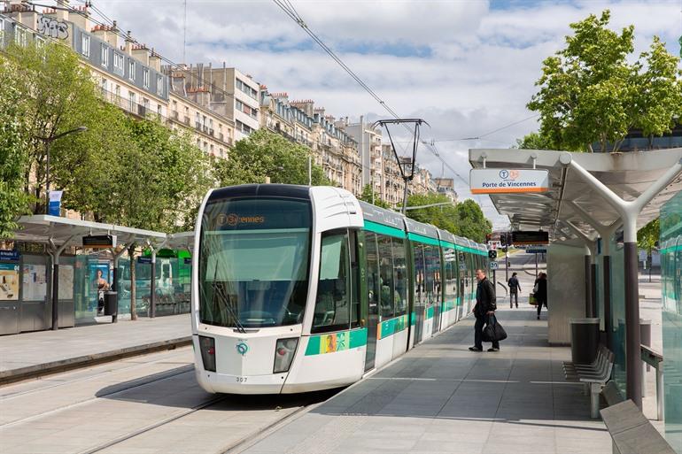 De tram in Parijs