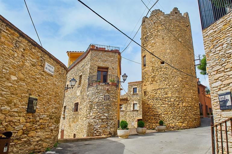 De verdedigingstorens van Begur