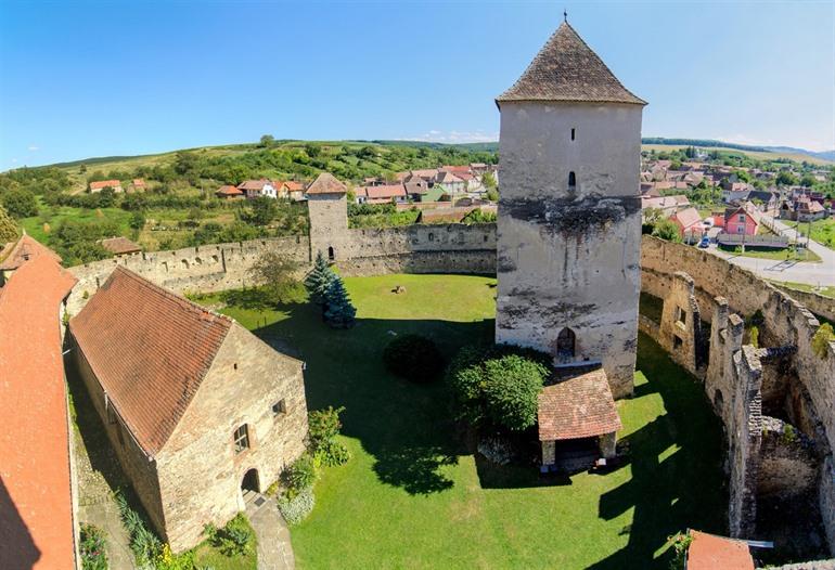 De versterkte kerk in Câlnic 