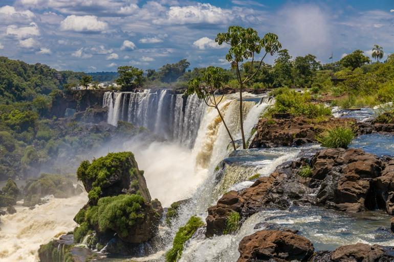 De watervallen van bovenaf