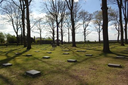 Duits kerkhof Langemark 