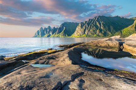 Duivelskaak rots in Senja, Noorwegen