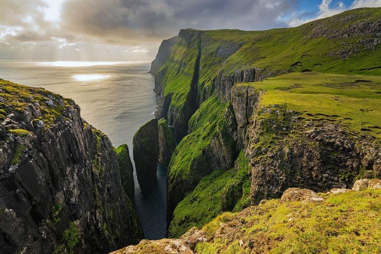 Dunnesdrangar, eiland Vágar