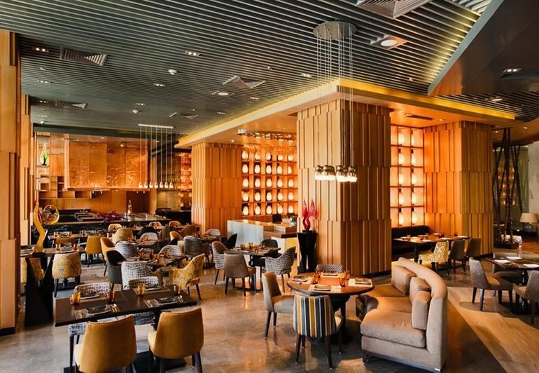 Dusit Thani LakeView Cairo