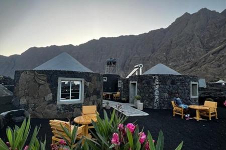 EcoFunco, traditioneel huisje aan de voet van Pico do Fogo boeken