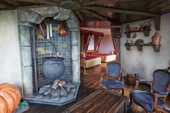 Efteling hotel Assepoester suite
