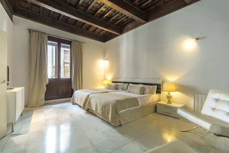 Elvira Suites Granada