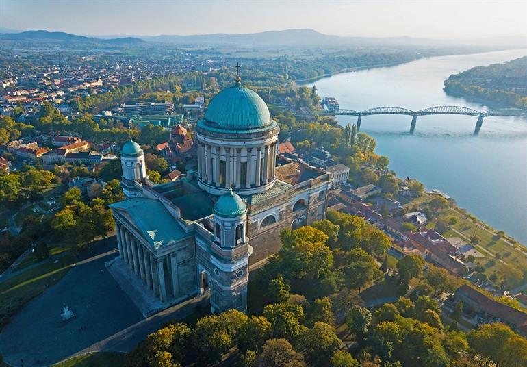 Esztergom en de prachtige basiliek, Hongarije