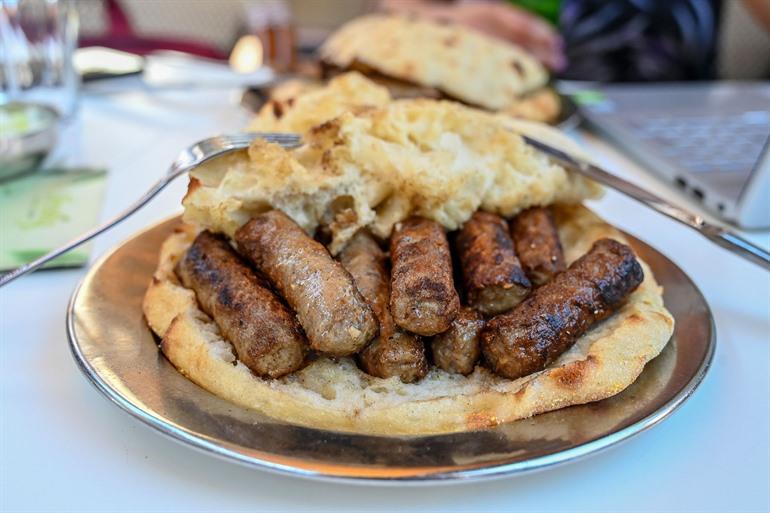 Ćevapi, gebakken worstjes