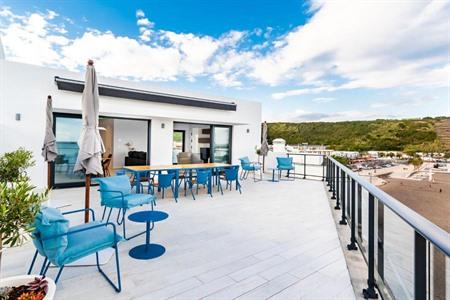 Facing Bay Hostel in Praiada Vitória