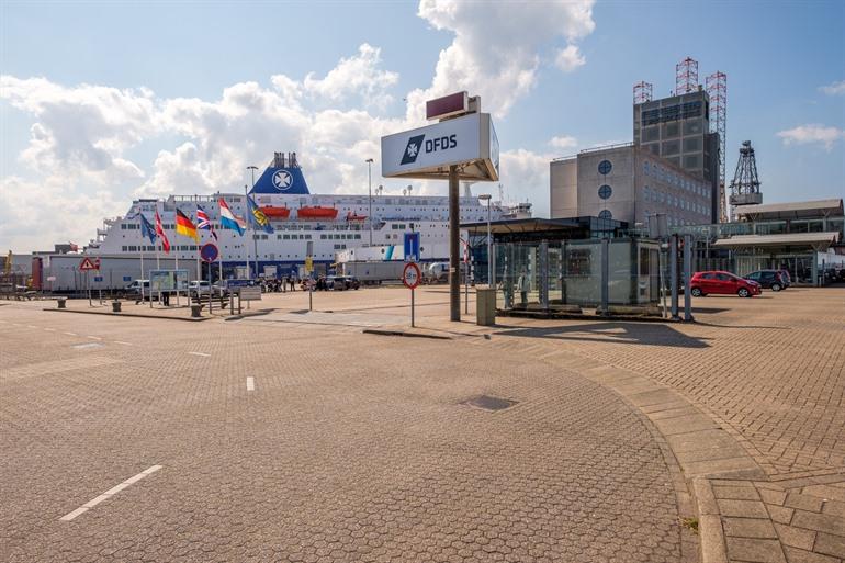 Ferry terminal in IJmuiden richting Newcastle
