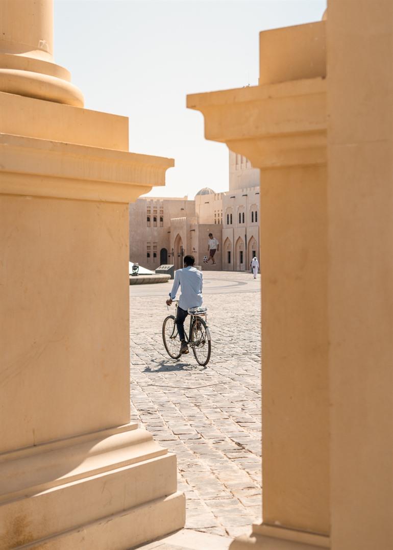 Fietser in Katara Cultural Village