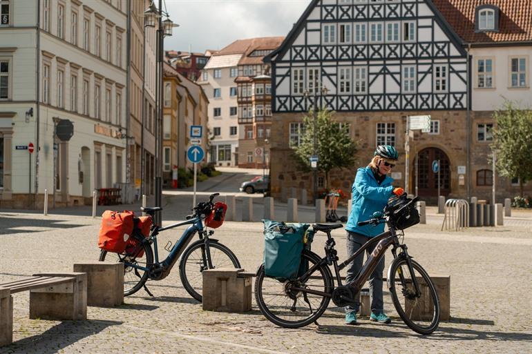 Fietsers op de markt van Eisenach