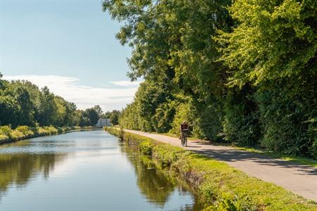 Tussen reuzenstad en sprookjeskasteel: fietsroute van Ath naar Belœil