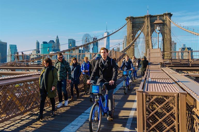 Fietstocht over de Brooklyn Bridge, New York