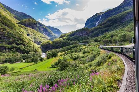 Met de Flåm trein van Flåm naar Myrdal: mooiste treinreis in Noorwegen