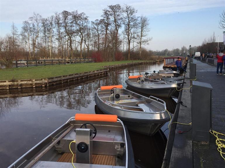 Fluisterboot huren Giethoorn