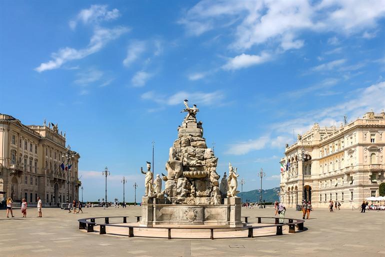 Fontana dei Quattro Continente op Piazza dell'Unità d'Italia, Triëst