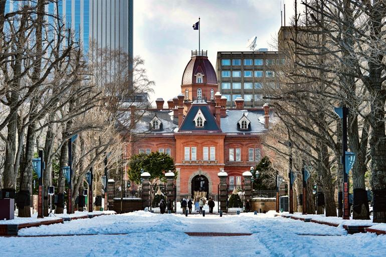 Former Hokkaido Government Office tijdens de winter