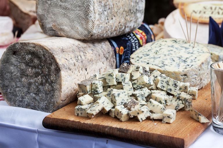 Fourme d’Ambert kaas uit de Auvergne proeven