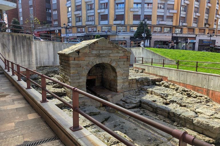 Fuente de Foncalada in Oviedo