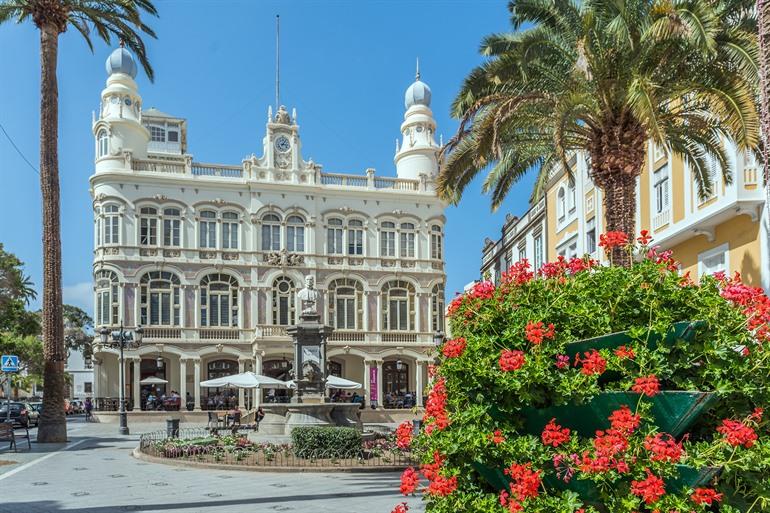 Gabinete Literario op Plaza de Cairasco, Las Palmas
