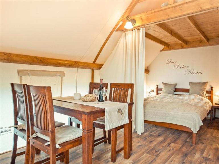 Garden Village in Bled boeken