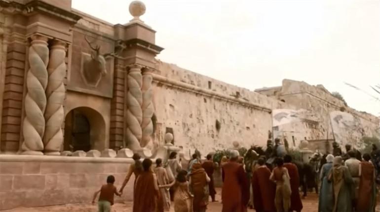 Gate of the Gods in King's Landing - Game of Thrones