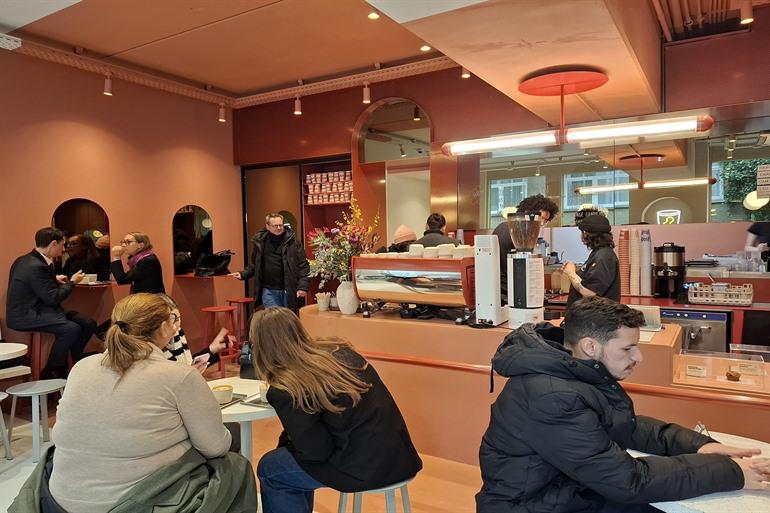 Geniet van een lekker hapkje bij Buddy Buddy