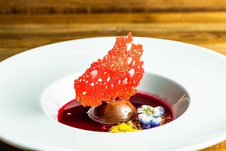 Golden Crown Levin Iglut boeken