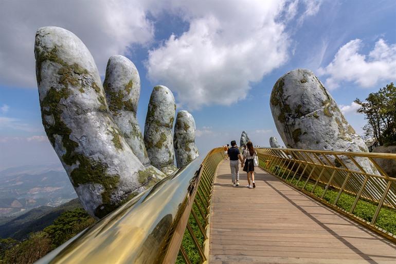 Golden Hands Bridge, Da Nang