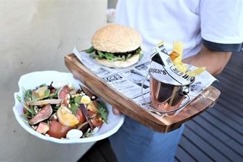 Golden Tulip Andorra Fenix boeken