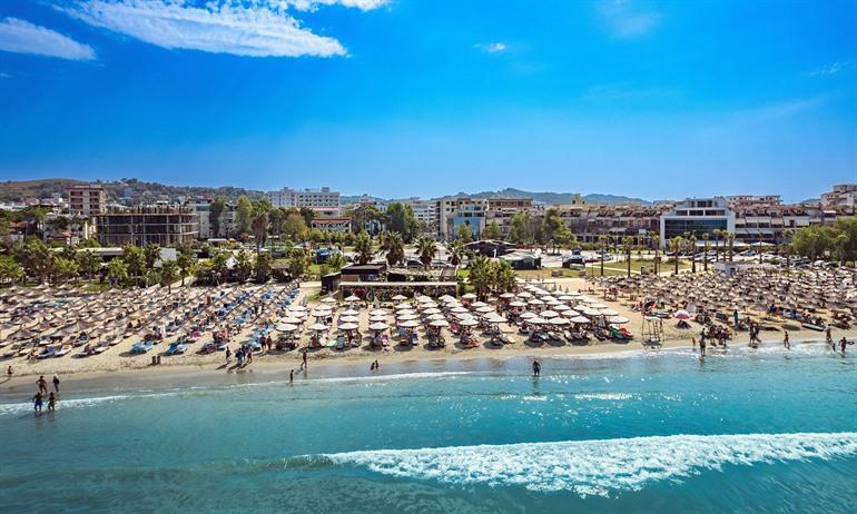 Golem Beach bij Durrës